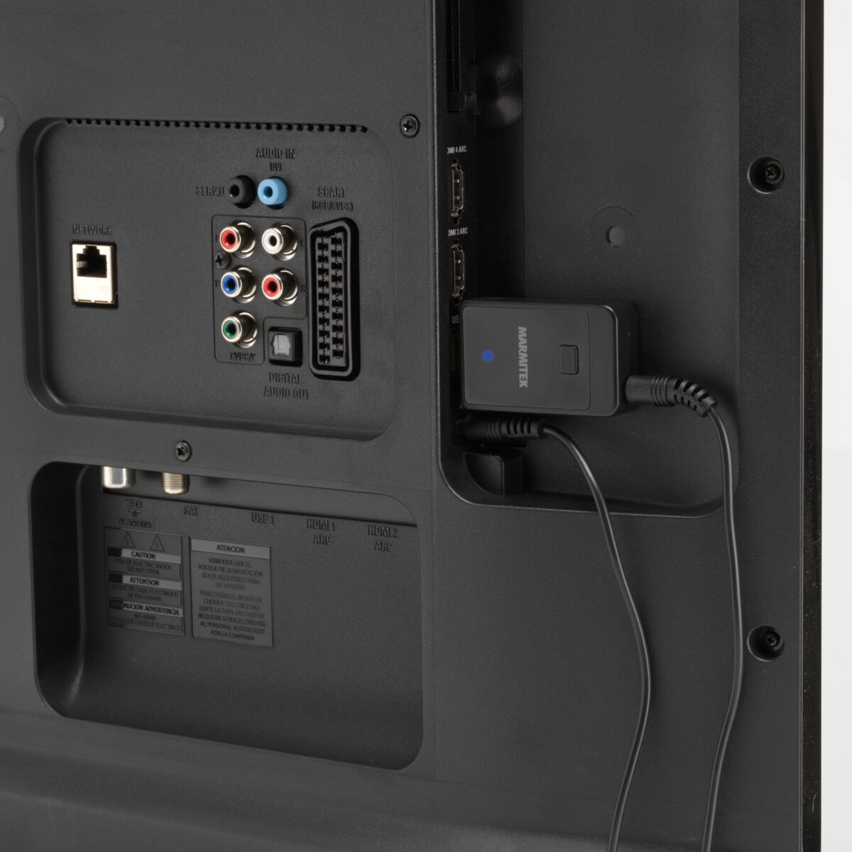 BoomBoom 50 - Bluetooth Transmitterer TV - A BoomBoom 50 Connected to the USB Port of a TV | Marmitek