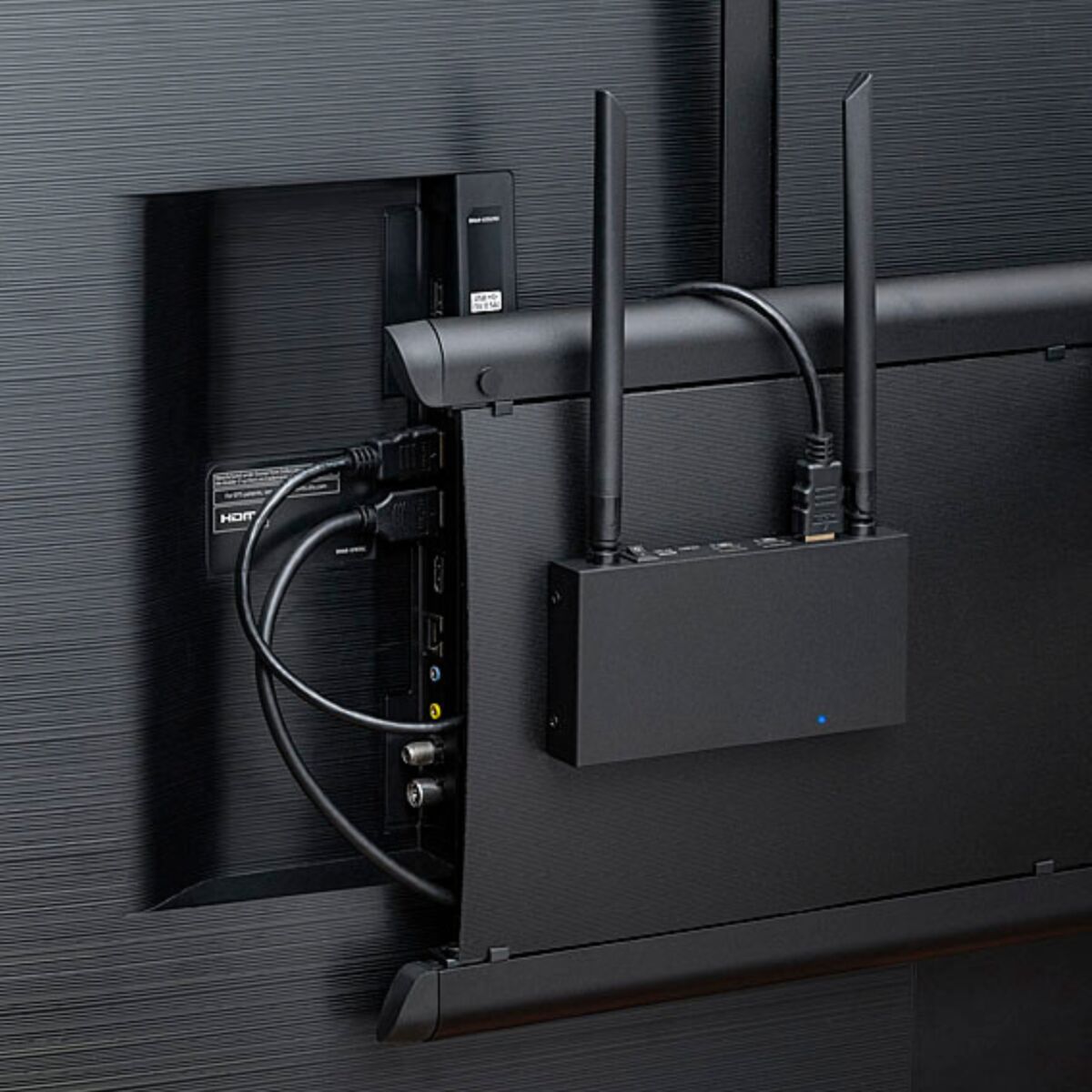 TV Anywhere Wireless 4K - HDMI Receiver Mounted at back of TV | Marmitek