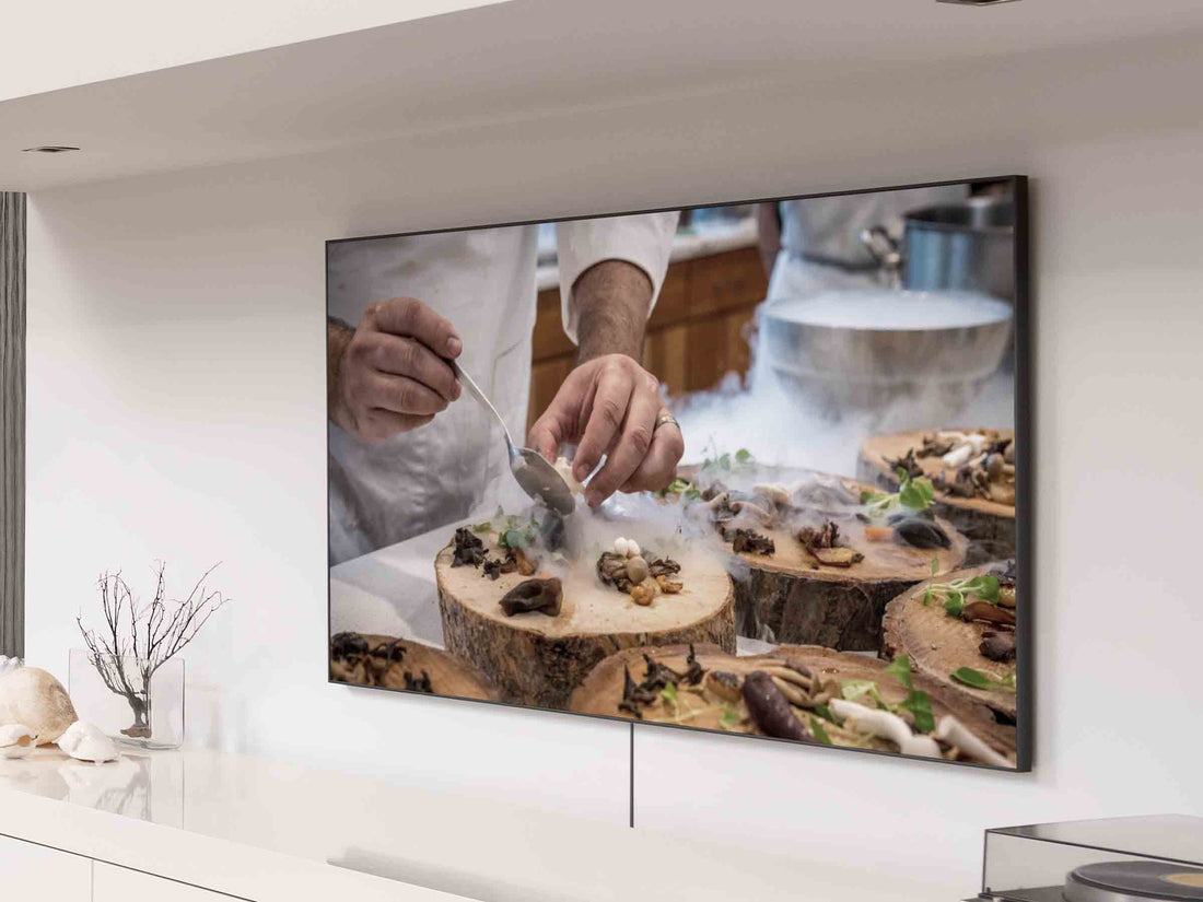 Een HDMI switch geinstalleerd waardoor er meerdere HDMI apparaten met één HDMI kabel aangesloten kunnen worden op een televisie